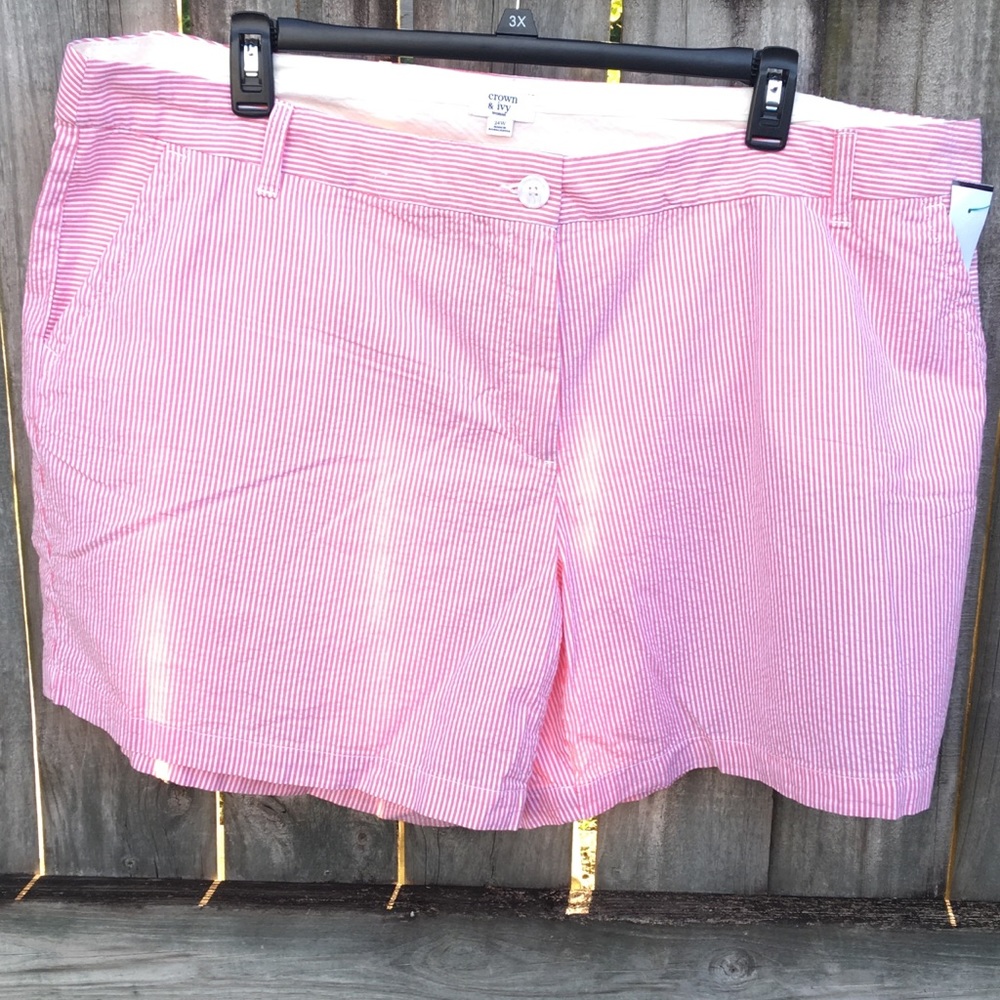 crown & ivy Plus 24W pink & white stripe shorts